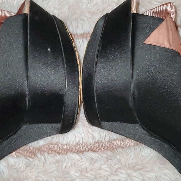 Black heels 👠🖤🎀 - Picture 6 of 7